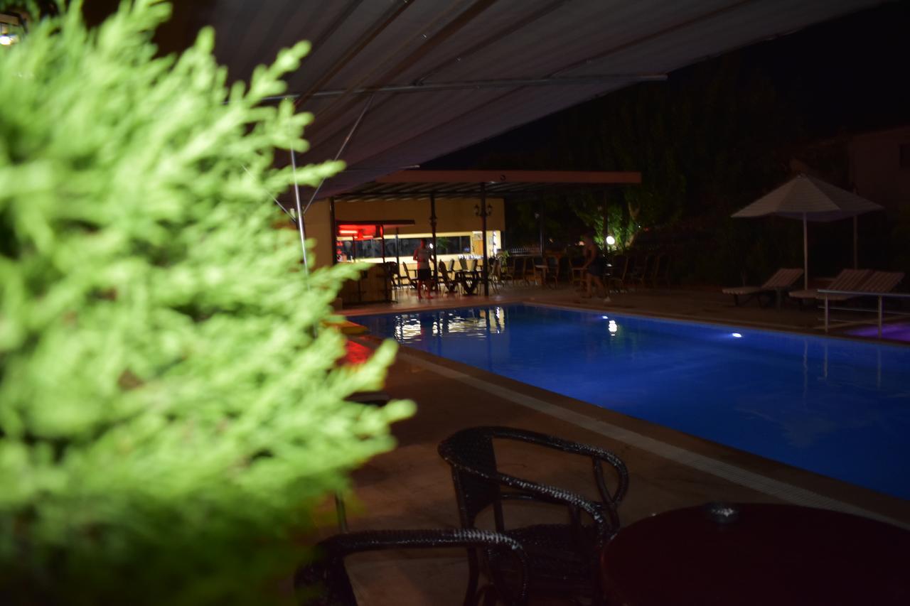 Las Palmeras Hotel Çamyuva エクステリア 写真
