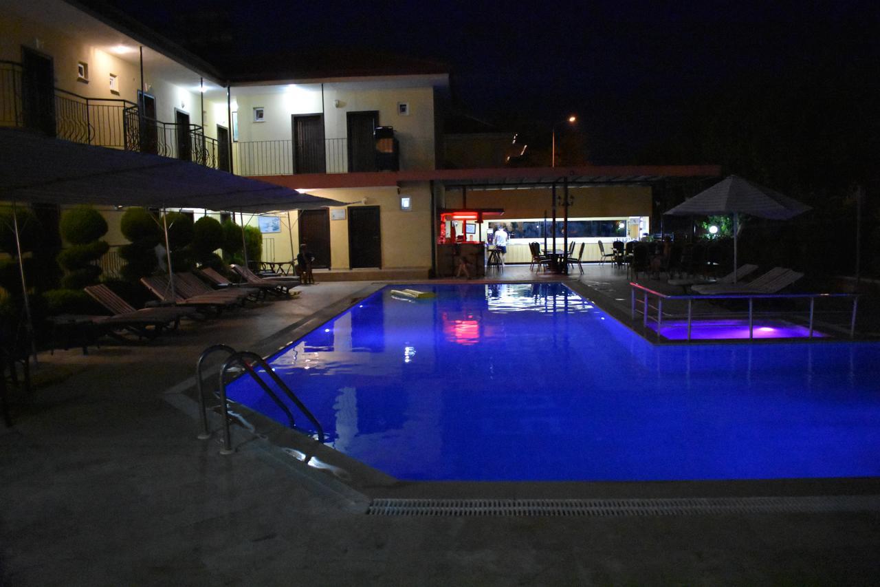 Las Palmeras Hotel Çamyuva エクステリア 写真