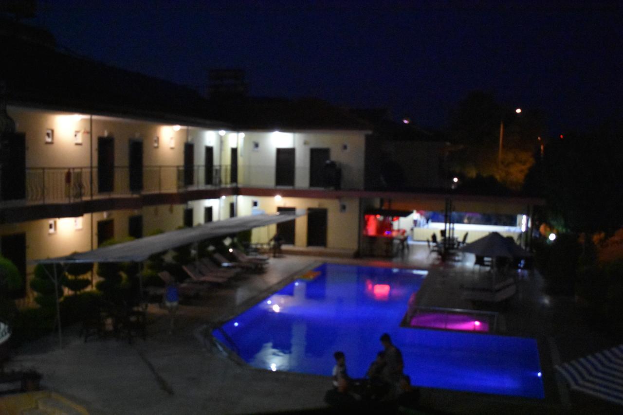 Las Palmeras Hotel Çamyuva エクステリア 写真