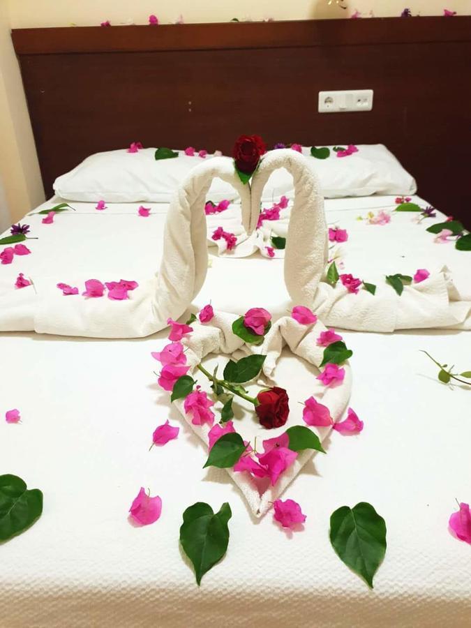 Las Palmeras Hotel Çamyuva エクステリア 写真